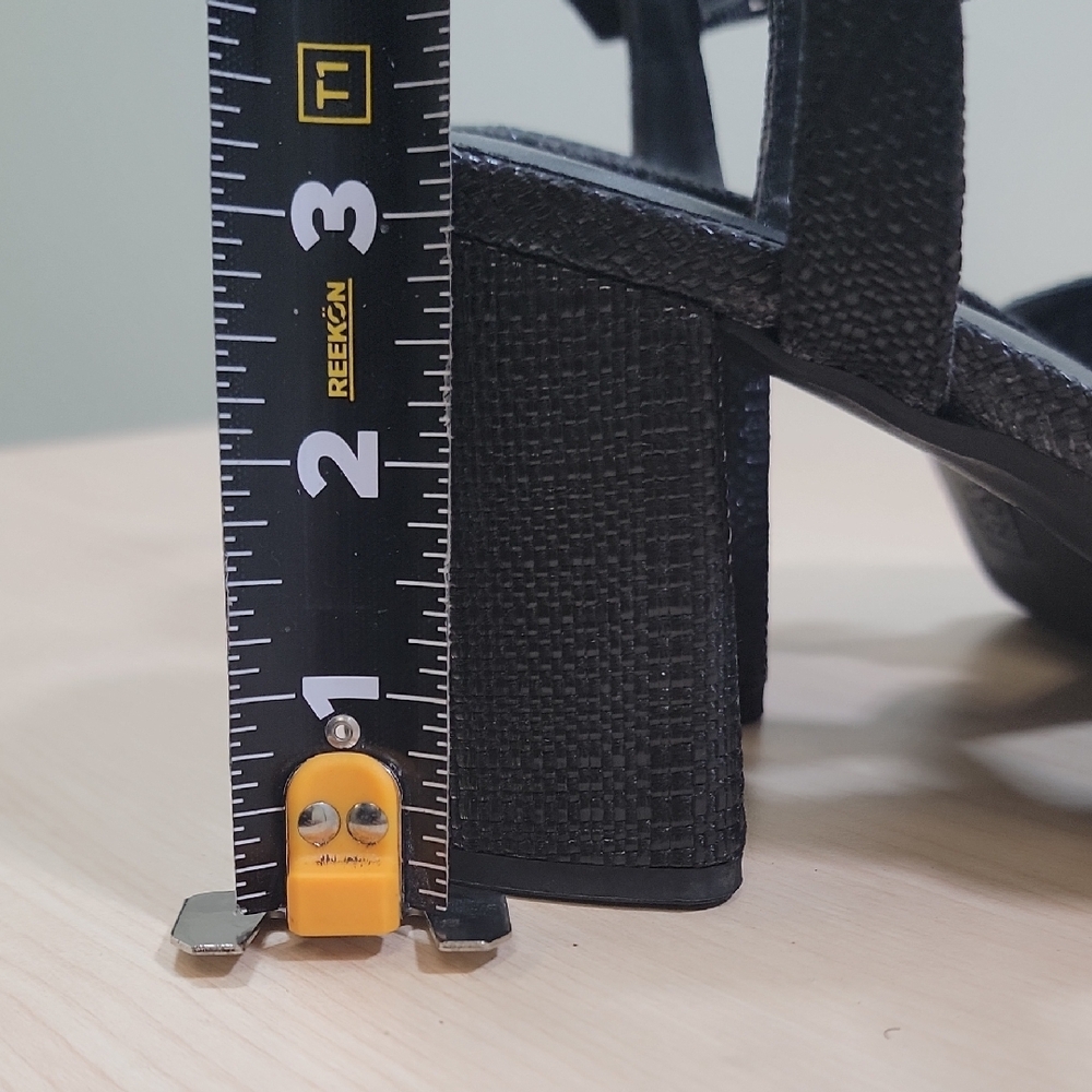 Kenneth Cole Reaction Reeva Platform Heels - Picture 15 of 16